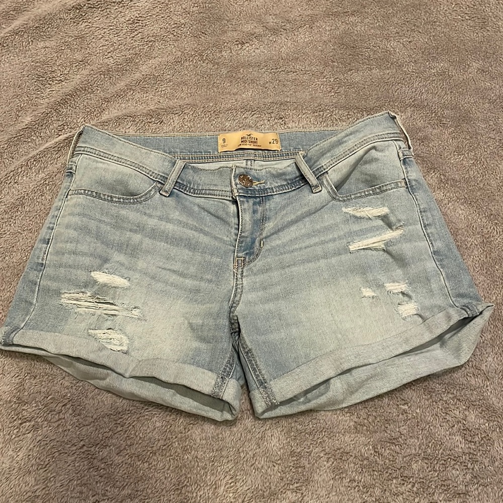 Hollister Midi jean shorts, size 9